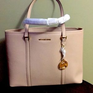Michael kors- sady leather bag